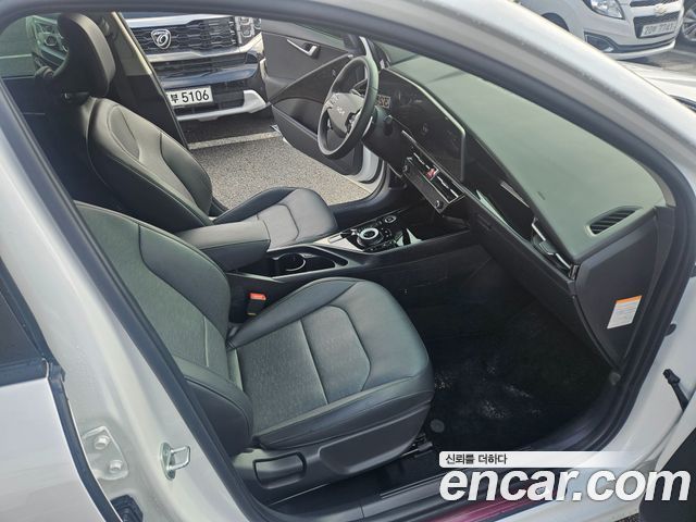 Kia Niro 2025 — photo 14