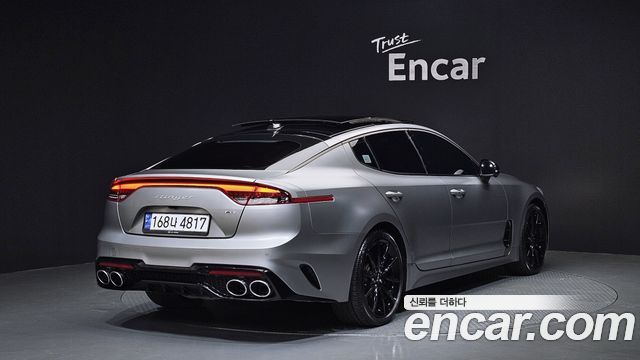 Kia Stinger 2023 — photo 2