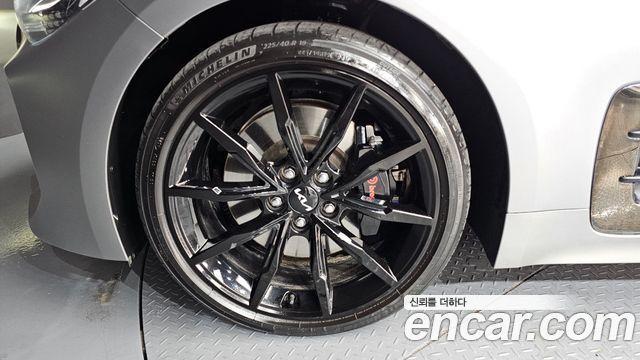 Kia Stinger 2023 — photo 5