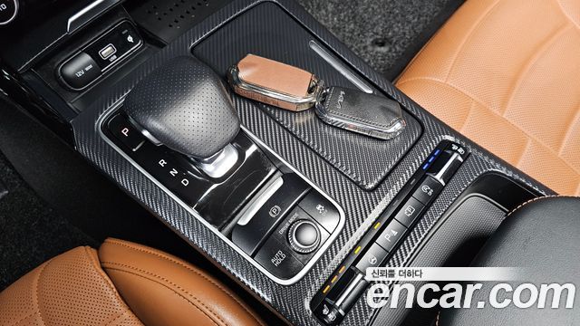 Kia Stinger 2023 — photo 9