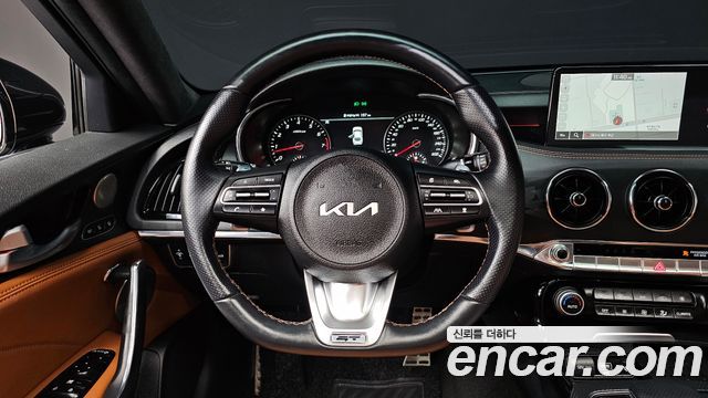 Kia Stinger 2023 — photo 13