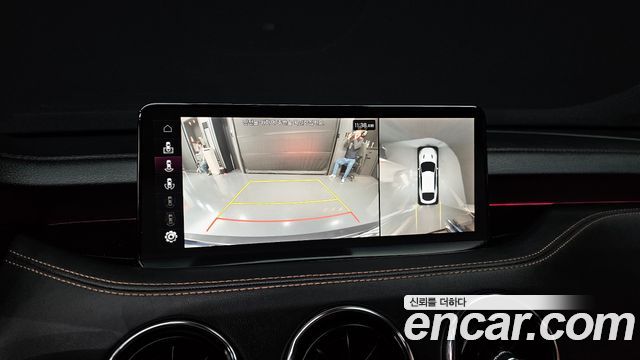 Kia Stinger 2023 — photo 16
