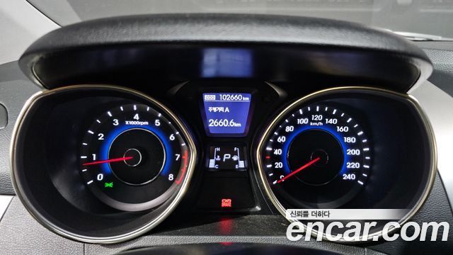 Hyundai AVANTE 2011 — photo 8