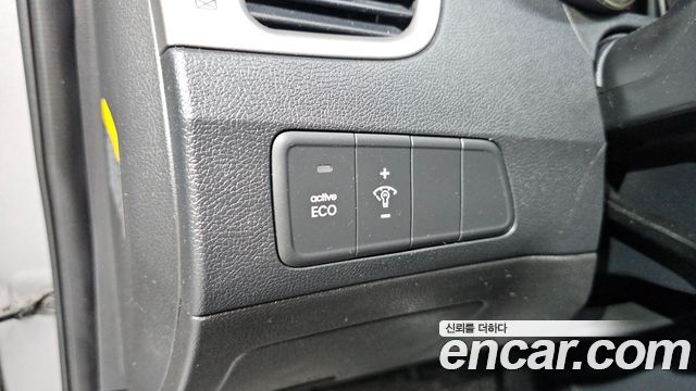 Hyundai AVANTE 2011 — photo 16