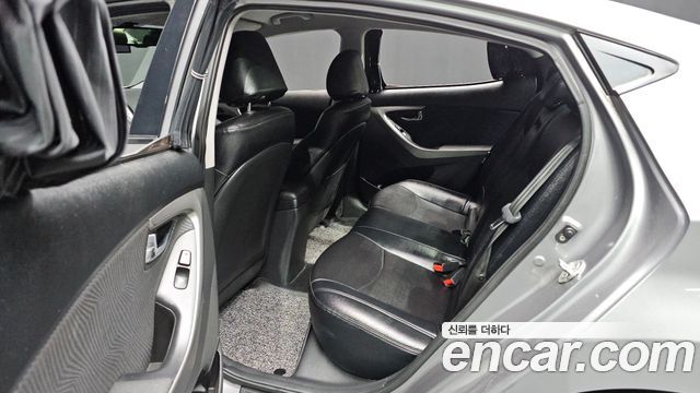 Hyundai AVANTE 2011 — photo 19