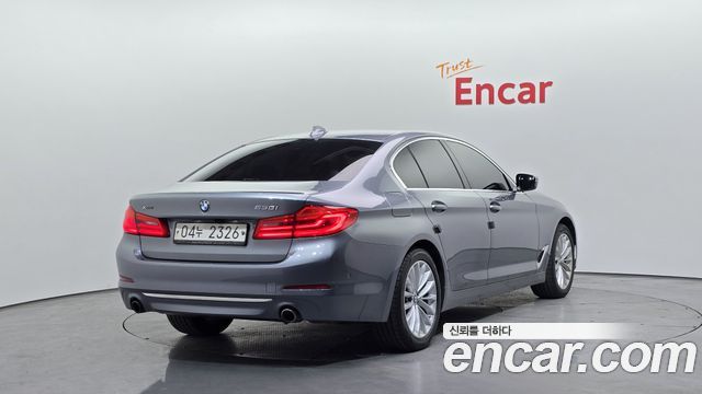 BMW 5-Series 2019 — photo 2