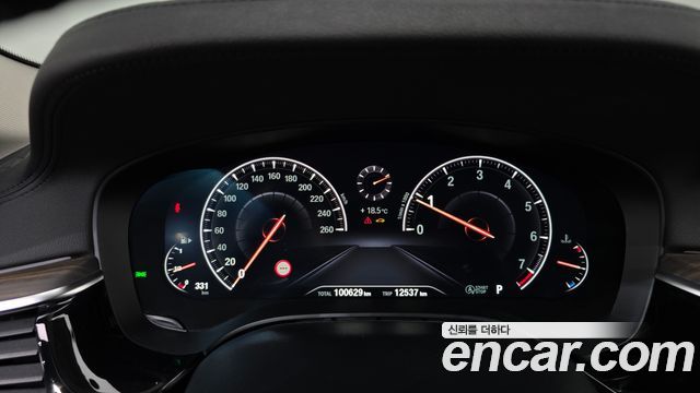 BMW 5-Series 2019 — photo 8