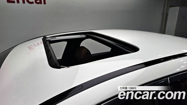 Mercedes-Benz E-Class 2023 — photo 15