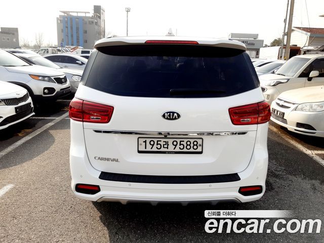 Kia Canival 2019 — photo 5
