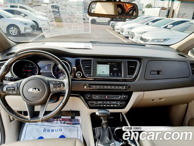 Kia Canival 2019 — photo 10