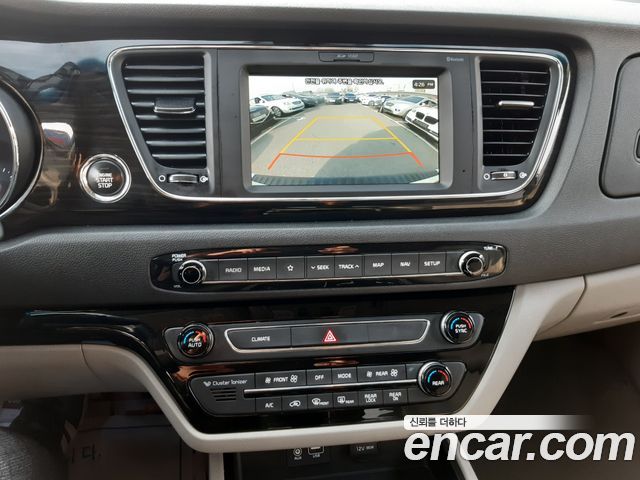 Kia Canival 2019 — photo 12
