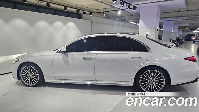 Mercedes-Benz S-Class 2025 — photo 8