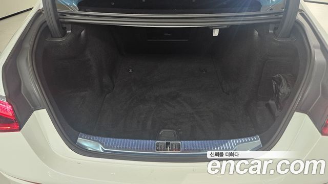 Mercedes-Benz S-Class 2025 — photo 10
