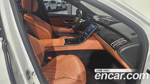Mercedes-Benz S-Class 2025 — photo 18