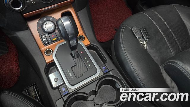 Land Rover Discovery 2011 — photo 9