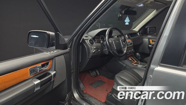 Land Rover Discovery 2011 — photo 10