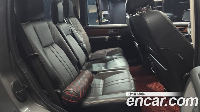Land Rover Discovery 2011 — photo 12