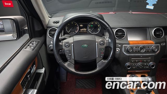 Land Rover Discovery 2011 — photo 13