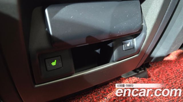 Land Rover Discovery 2011 — photo 18