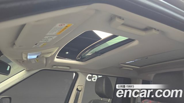 Land Rover Discovery 2011 — photo 19