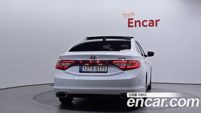 Hyundai Grandeur 2015 — photo 4