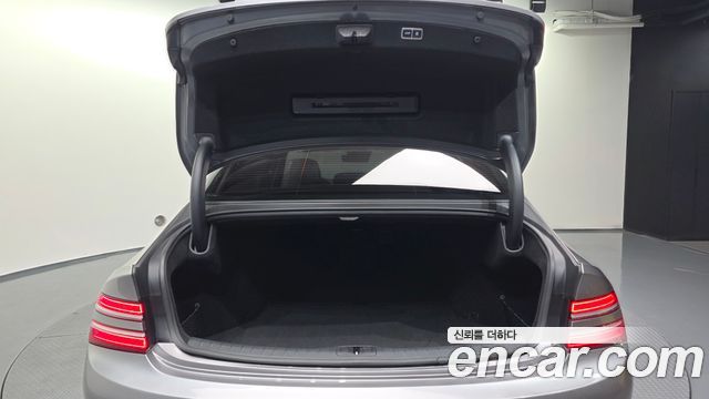 Genesis G80 2023 — photo 20
