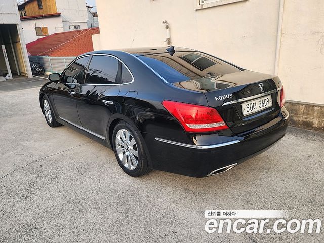 Hyundai Equus 2010 — photo 4
