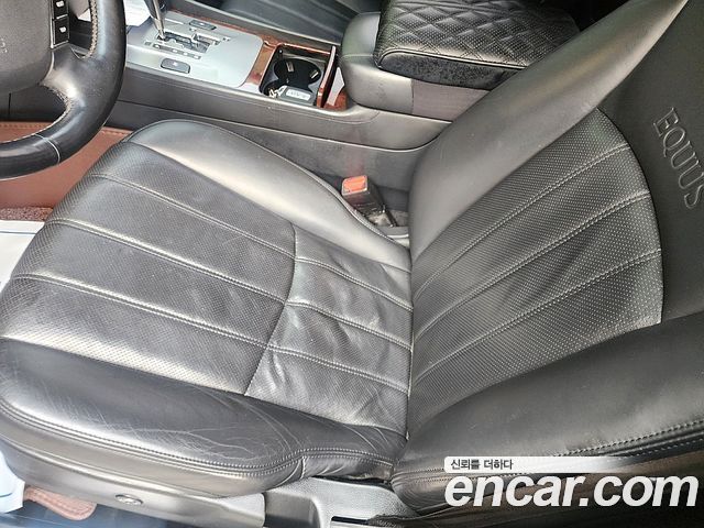 Hyundai Equus 2010 — photo 15