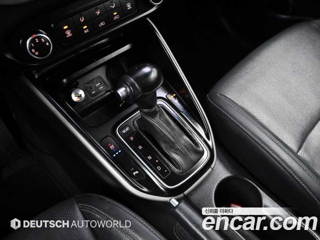 Kia Carens 2017 — photo 9