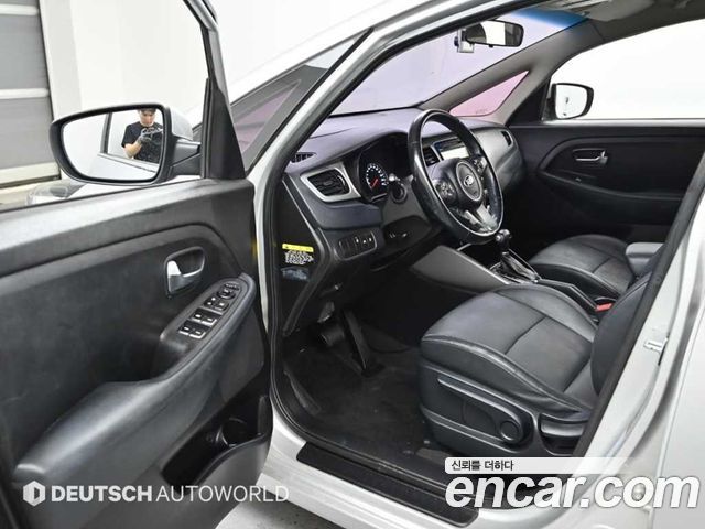 Kia Carens 2017 — photo 11