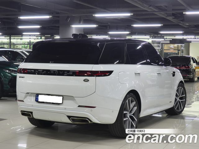 Land Rover Range Rover Sport 2023 — photo 3