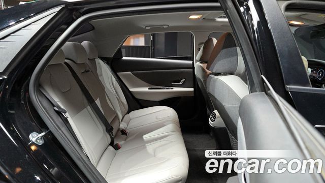 Hyundai AVANTE 2021 — photo 12