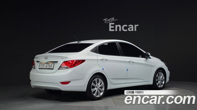 Hyundai Accent 2012 — photo 2