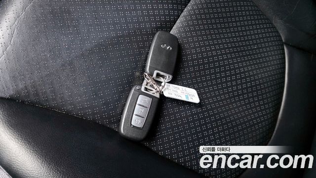 Hyundai Accent 2012 — photo 19