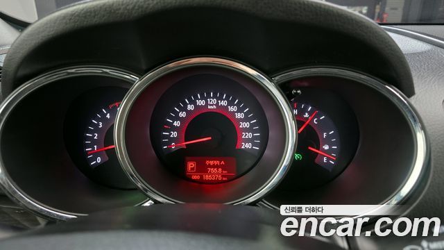Kia Sorento 2010 — photo 8