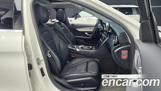 Mercedes-Benz C-Class 2018 — photo 10