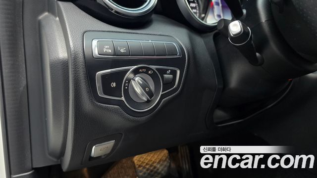 Mercedes-Benz C-Class 2018 — photo 14