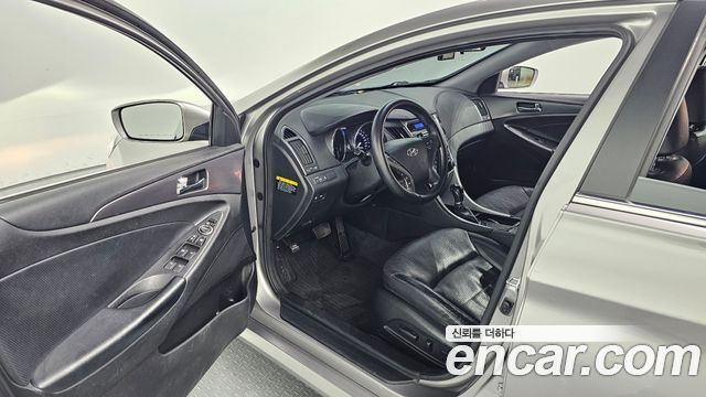 Hyundai Sonata 2012 — photo 11
