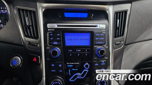 Hyundai Sonata 2012 — photo 16