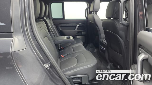 Land Rover Defender 2024 — photo 5