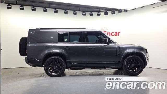 Land Rover Defender 2024 — photo 6