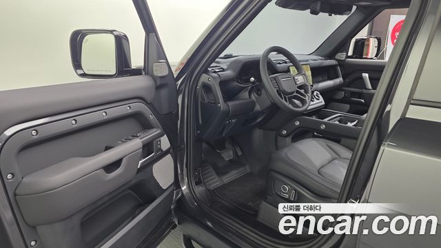 Land Rover Defender 2024 — photo 11