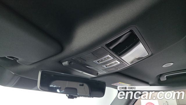 Land Rover Defender 2024 — photo 16