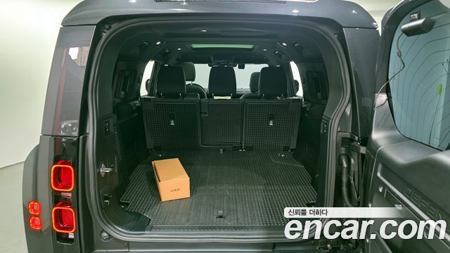 Land Rover Defender 2024 — photo 20
