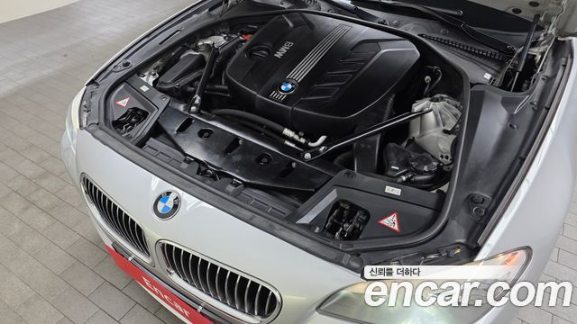 BMW 5-Series 2012 — photo 6