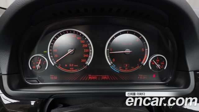 BMW 5-Series 2012 — photo 8