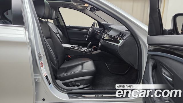 BMW 5-Series 2012 — photo 11