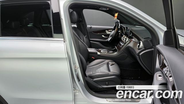 Mercedes-Benz GLC-Class 2020 — photo 10