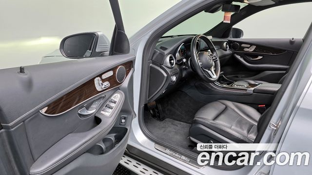 Mercedes-Benz GLC-Class 2020 — photo 11
