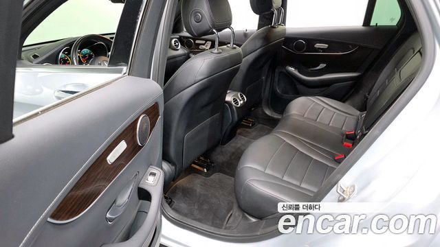 Mercedes-Benz GLC-Class 2020 — photo 12